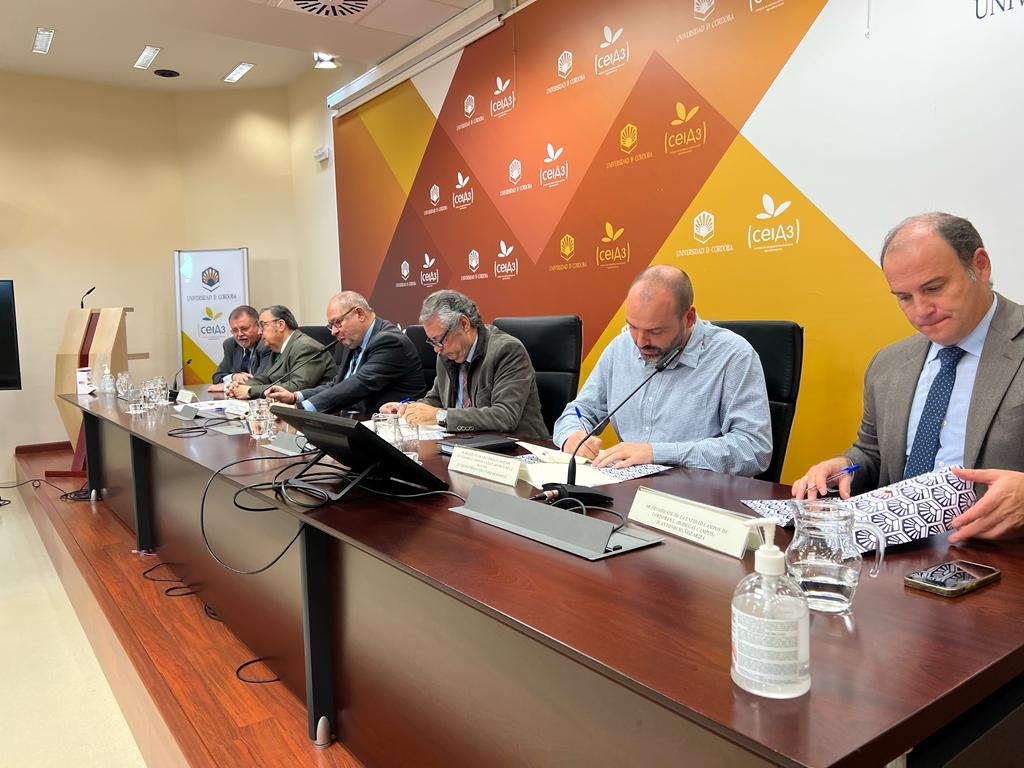 La DOP Azafrán de La Mancha, la DO Baena y la Fundación Bodegas Campos colaborarán con la Cátedra de Gastronomía Mediterránea de la Universidad de Córdoba